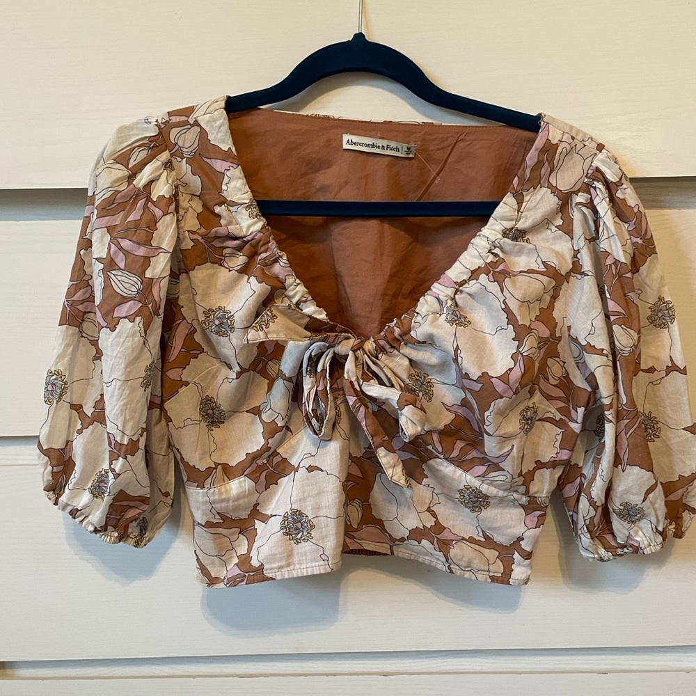 Abercrombie and Fitch Floral Puff Sleeve Crop Top Plunge with Knot Tie Blouse